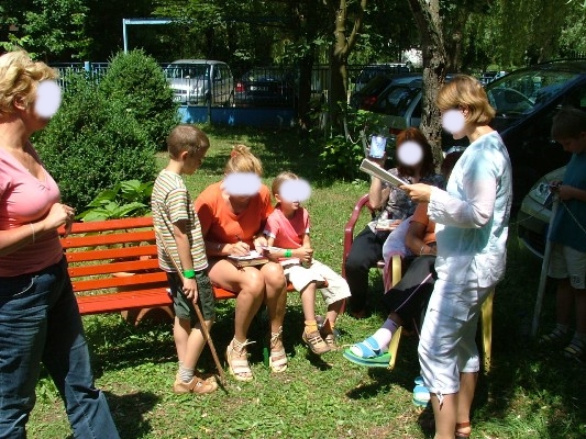 A fák alatt a hűvösben is volt előadás